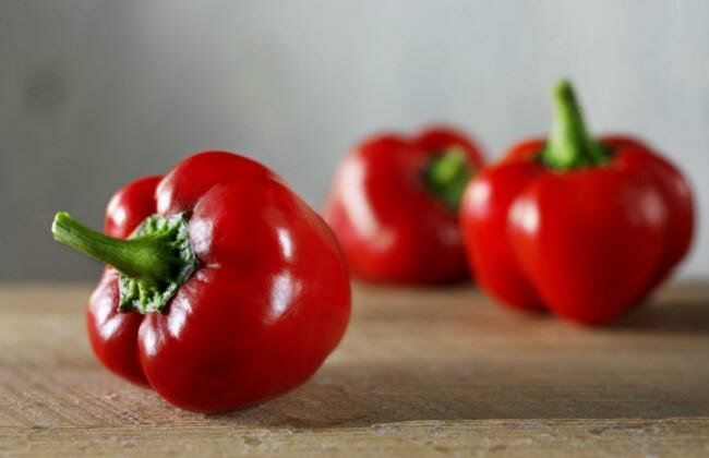 Calories in a red bell pepper